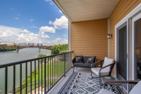 Riverfront Condo Downtown River Views Access